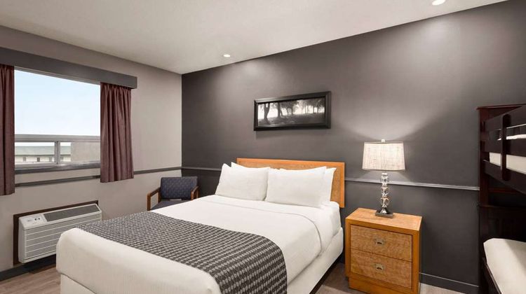Travelodge by Wyndham Brandon Suite