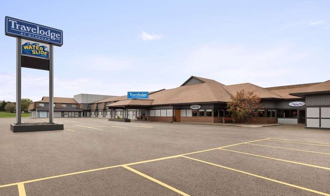 Travelodge by Wyndham Brandon Exterior