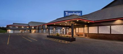 Travelodge by Wyndham Brandon Exterior