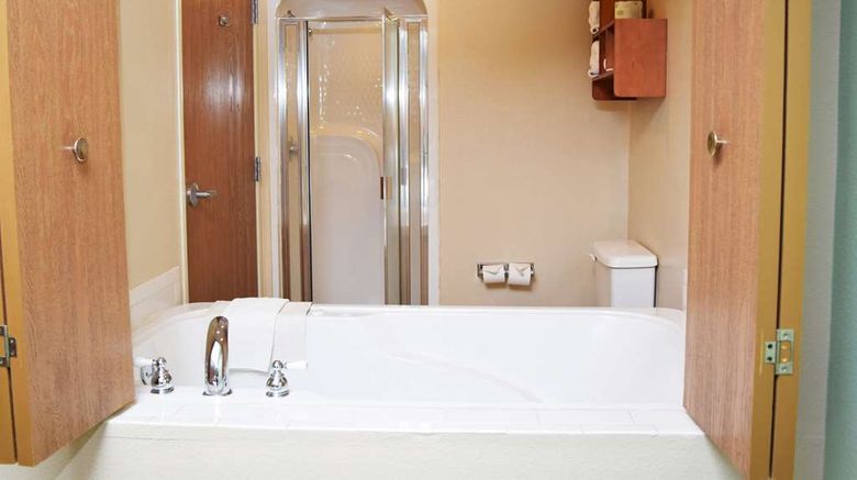 <b>Beachfront Motel Room</b>. Images powered by <a href="https://iceportal.shijigroup.com/" title="IcePortal" target="_blank">IcePortal</a>.