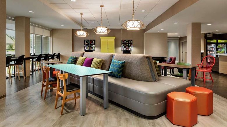 <b>Home2 Suites by Hilton Statesboro Lobby</b>. Images powered by <a href="https://iceportal.shijigroup.com/" title="IcePortal" target="_blank">IcePortal</a>.