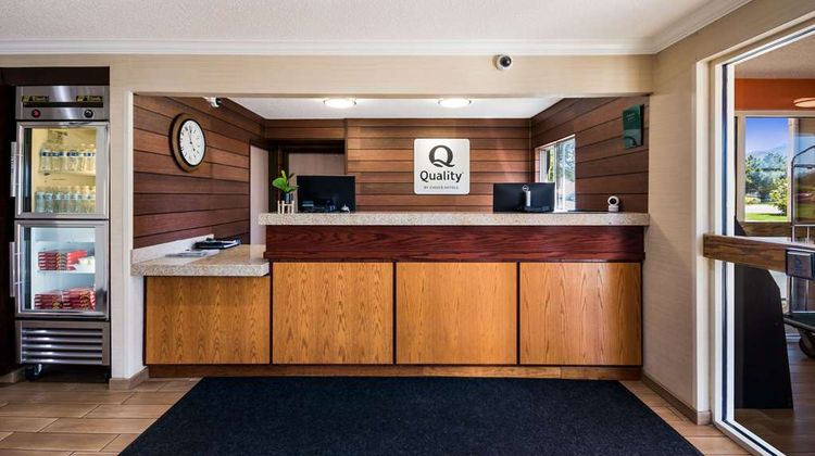 Quality Inn & Suites Bozeman Lobby