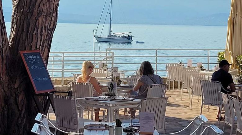 <b>Hotel Les Mouettes Restaurant</b>. Images powered by <a href="https://iceportal.shijigroup.com/" title="IcePortal" target="_blank">IcePortal</a>.