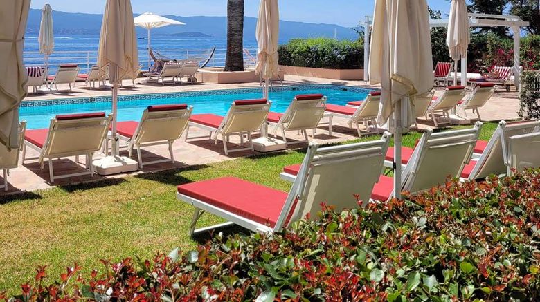 <b>Hotel Les Mouettes Pool</b>. Images powered by <a href="https://iceportal.shijigroup.com/" title="IcePortal" target="_blank">IcePortal</a>.