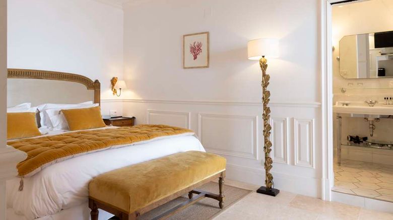 <b>Hotel Les Mouettes Room</b>. Images powered by <a href="https://iceportal.shijigroup.com/" title="IcePortal" target="_blank">IcePortal</a>.