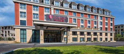 Ramada by Wyndham Zhenjiang City Center Exterior