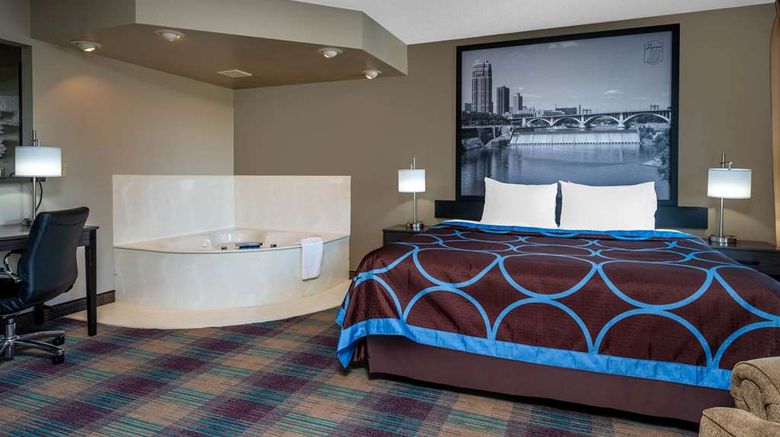 <b>Super 8 by Wyndham Glenwood Suite</b>. Images powered by <a href="https://iceportal.shijigroup.com/" title="IcePortal" target="_blank">IcePortal</a>.