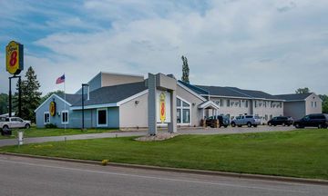 Super 8 by Wyndham Glenwood