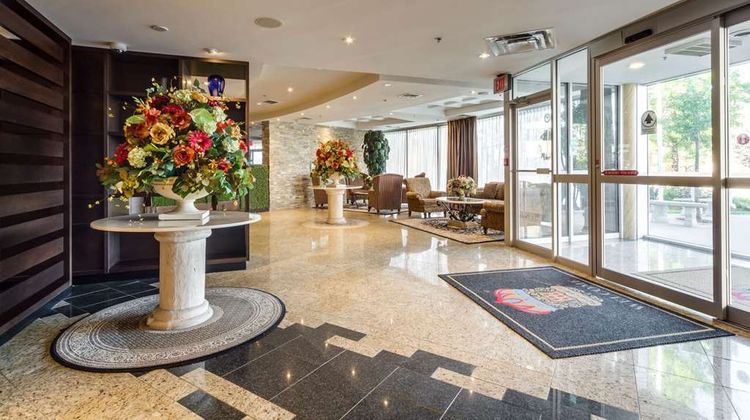 Monte Carlo Inn Airport Suites Suite