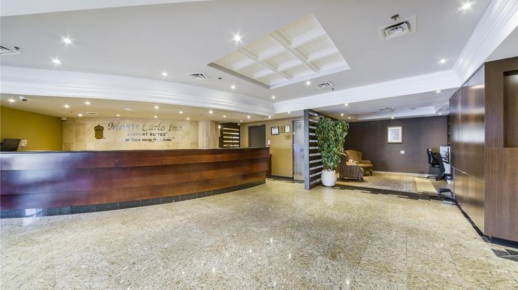 Monte Carlo Inn Airport Suites Lobby