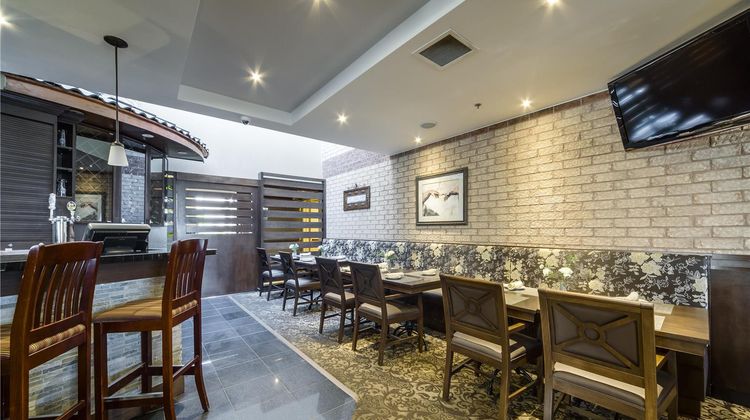 Monte Carlo Inn Airport Suites Restaurant