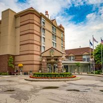 Monte Carlo Inn Airport Suites