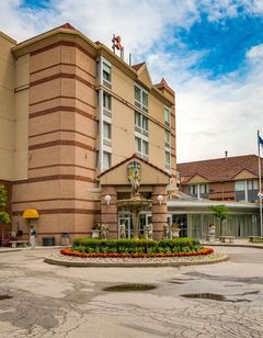 Monte Carlo Inn Airport Suites