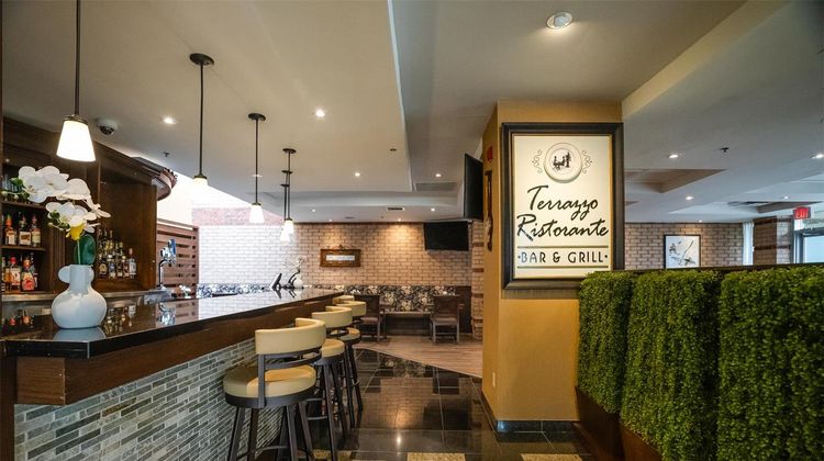 Monte Carlo Inn Airport Suites Restaurant