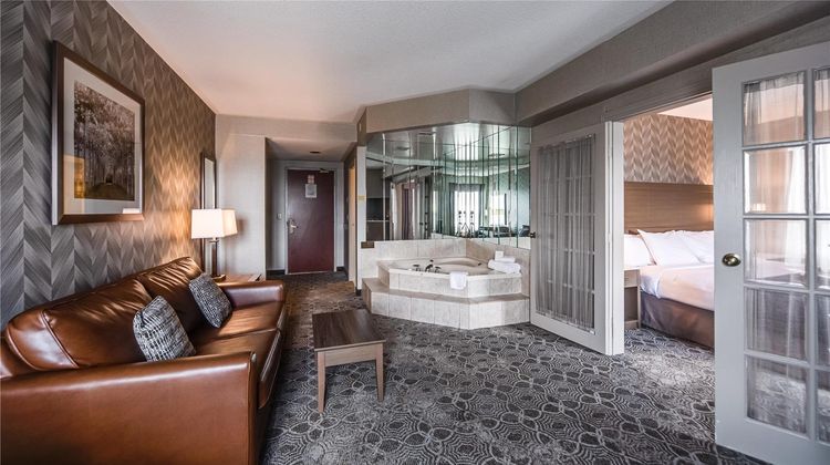 Monte Carlo Inn Toronto-Markham Suite