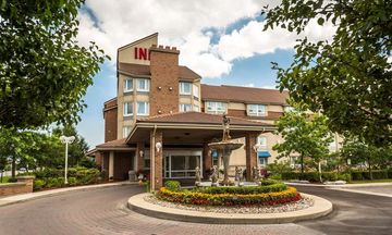 Monte Carlo Inn Brampton Suites