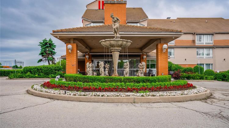 Monte Carlo Inn Oakville Suites Exterior