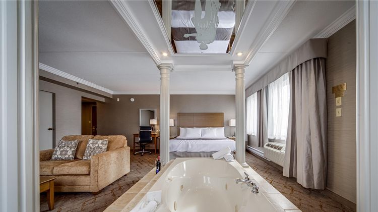 Monte Carlo Inn Vaughan Suites Suite
