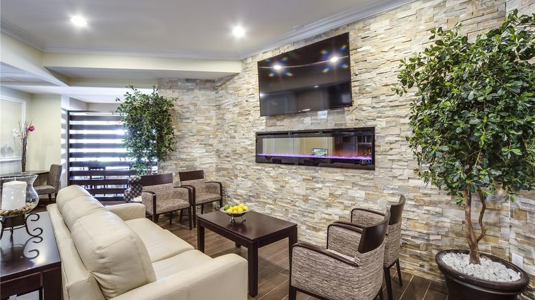 <b>Monte Carlo Inn Vaughan Suites Lobby</b>. Images powered by <a href="https://iceportal.shijigroup.com/" title="IcePortal" target="_blank">IcePortal</a>.