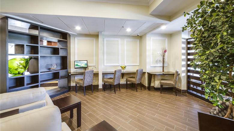 <b>Monte Carlo Inn Vaughan Suites Lobby</b>. Images powered by <a href="https://iceportal.shijigroup.com/" title="IcePortal" target="_blank">IcePortal</a>.