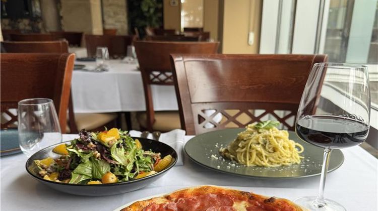 Monte Carlo Inn Vaughan Suites Restaurant