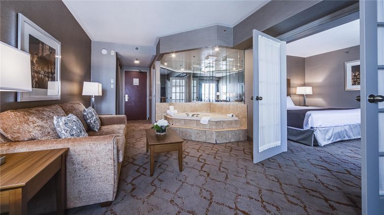 <b>Monte Carlo Inn Vaughan Suites Suite</b>. Images powered by <a href="https://iceportal.shijigroup.com/" title="IcePortal" target="_blank">IcePortal</a>.