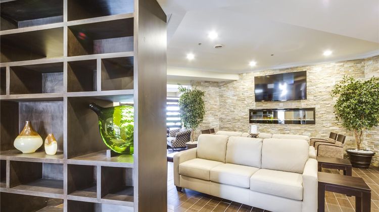 Monte Carlo Inn Vaughan Suites Lobby