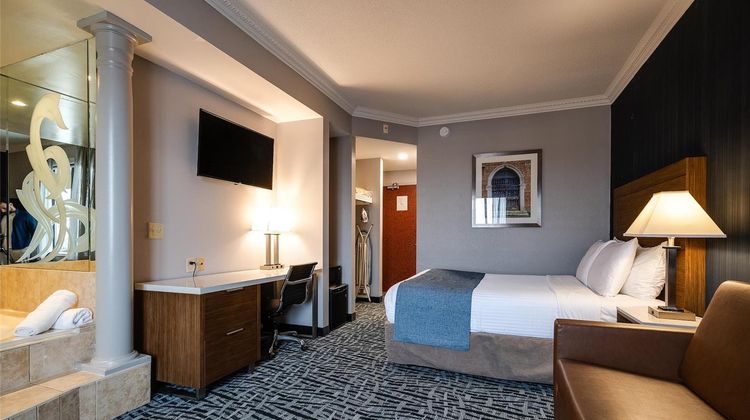 Monte Carlo Motel Toronto West Suite