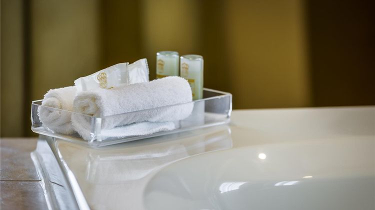 Monte Carlo Inn Barrie Suites Room