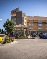 Monte Carlo Inn Barrie Suites
