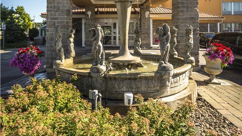 <b>Monte Carlo Inn Barrie Suites Exterior</b>. Images powered by <a href="https://iceportal.shijigroup.com/" title="IcePortal" target="_blank">IcePortal</a>.