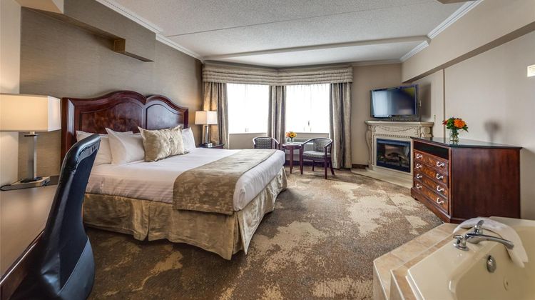 Monte Carlo Inn & Suites Suite