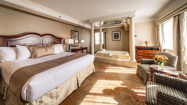 Monte Carlo Inn & Suites Suite