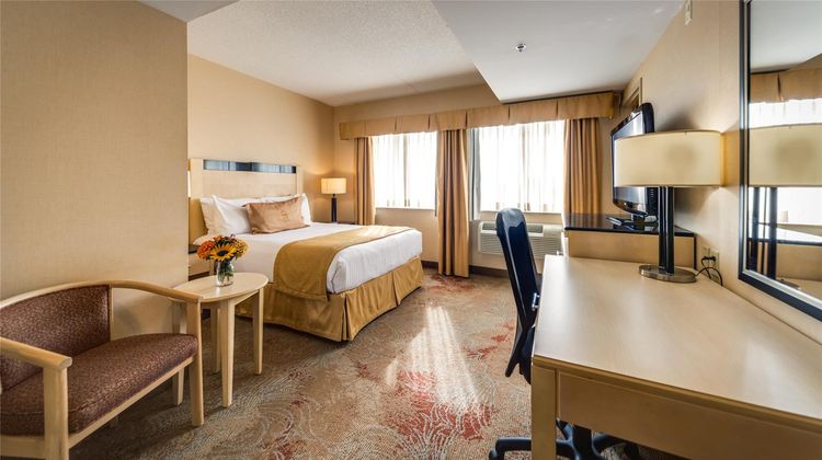 Monte Carlo Inn & Suites Suite