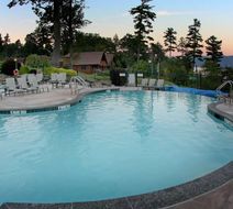 The Lodges at Cresthaven Pool