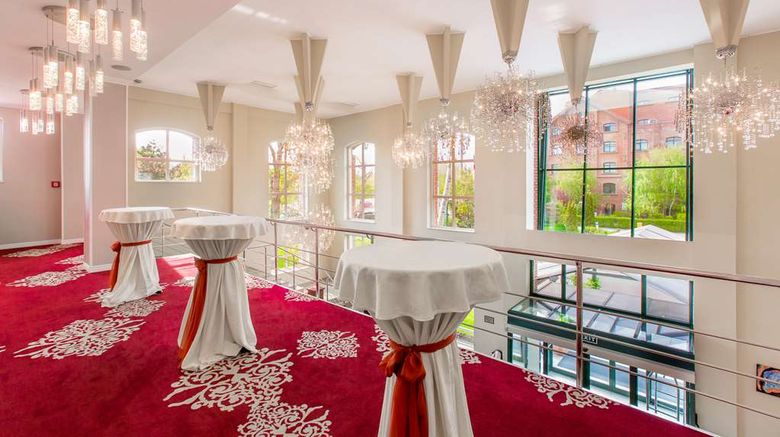<b>Caro Hotel Meeting</b>. Images powered by <a href="https://iceportal.shijigroup.com/" title="IcePortal" target="_blank">IcePortal</a>.