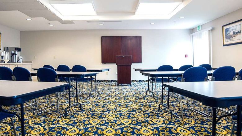 <b>SureStay Plus by Best Western Billings Meeting</b>. Images powered by <a href="https://iceportal.shijigroup.com/" title="IcePortal" target="_blank">IcePortal</a>.