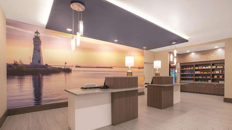 La Quinta Inn & Suites Buffalo–Amherst Lobby