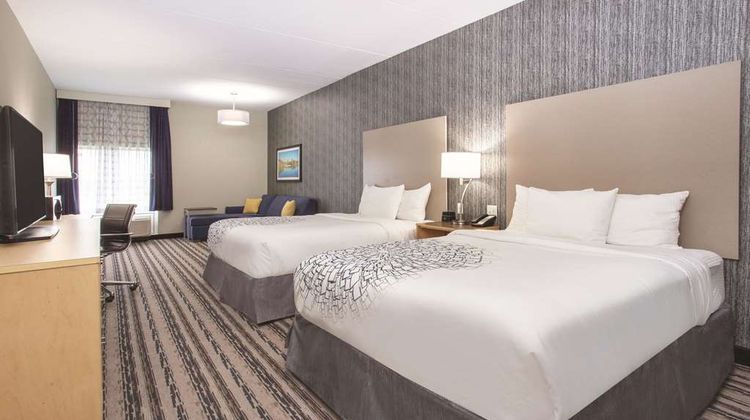 La Quinta Inn & Suites Buffalo–Amherst Room