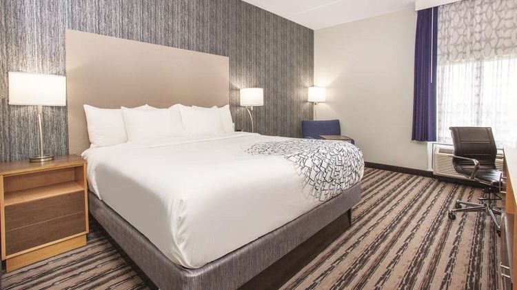 La Quinta Inn & Suites Buffalo–Amherst Room