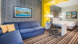 La Quinta Inn & Suites Buffalo–Amherst Suite