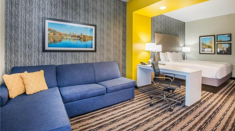 <b>La Quinta Inn & Suites Buffalo–Amherst Suite</b>. Images powered by <a href="https://iceportal.shijigroup.com/" title="IcePortal" target="_blank">IcePortal</a>.