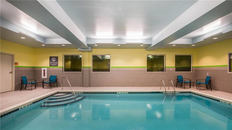 <b>La Quinta Inn & Suites Buffalo–Amherst Pool</b>. Images powered by <a href="https://iceportal.shijigroup.com/" title="IcePortal" target="_blank">IcePortal</a>.