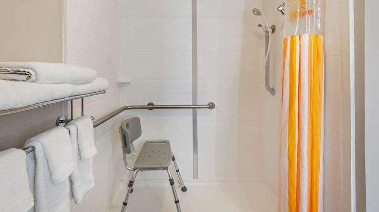 <b>La Quinta Inn & Stes Downtown Jamestown Room</b>. Images powered by <a href="https://iceportal.shijigroup.com/" title="IcePortal" target="_blank">IcePortal</a>.