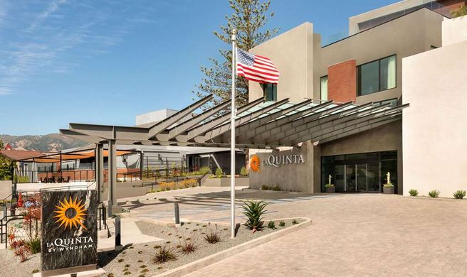 La Quinta Inn & Suites Downtown Exterior