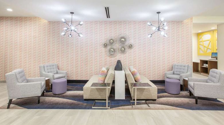 <b>La Quinta Inn & Stes Dallas-Duncanville Lobby</b>. Images powered by <a href="https://iceportal.shijigroup.com/" title="IcePortal" target="_blank">IcePortal</a>.