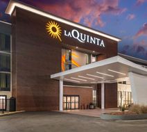 La Quinta Inn & Suites Columbus Exterior