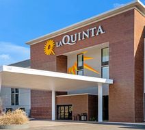 La Quinta Inn & Suites Columbus Exterior