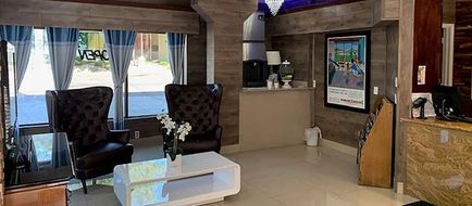 Howard Johnson by Wyndham Reno Lobby