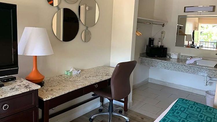 Howard Johnson by Wyndham Reno Room